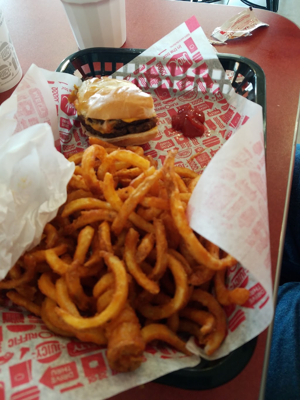 Jack in the Box | restaurant | 3907 Tieton Dr, Yakima, WA 98902, USA | 5099724368 OR +1 509-972-4368