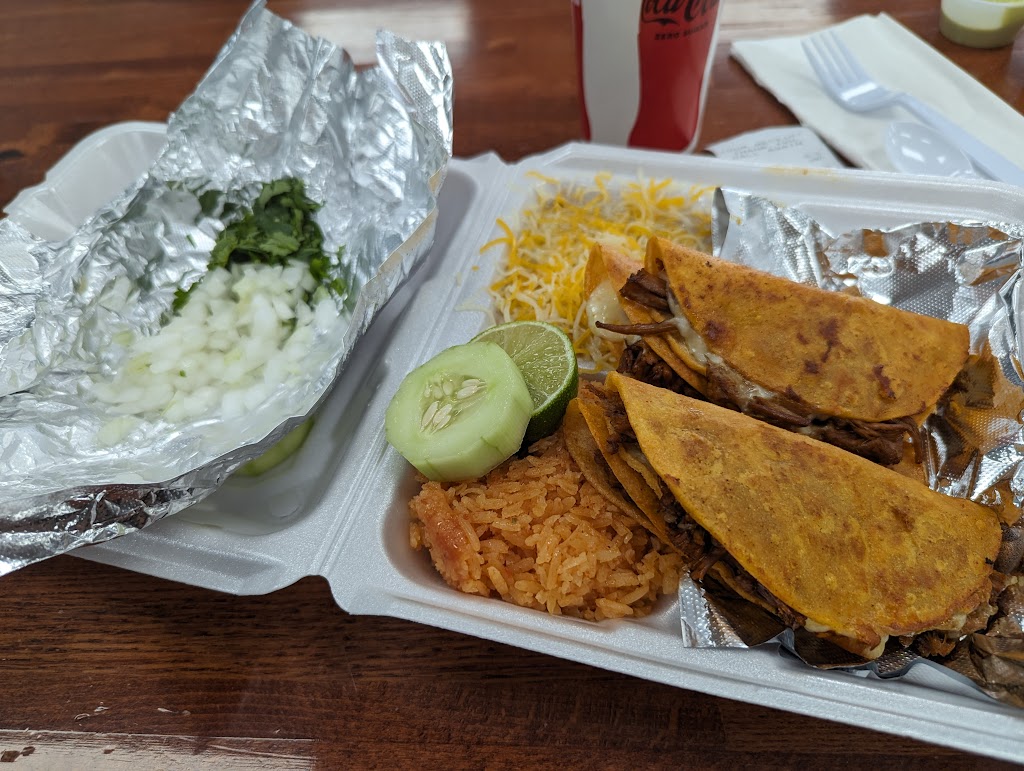 El Charro | restaurant | 1302 S Canal St, Carlsbad, NM 88220, USA | 5753614724 OR +1 575-361-4724