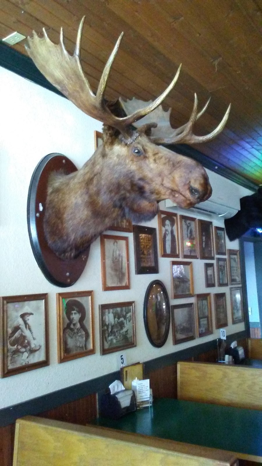 In Cahoots & Co | restaurant | S43W31325 WI-83, Genesee Depot, WI 53127, USA | 2629682399 OR +1 262-968-2399