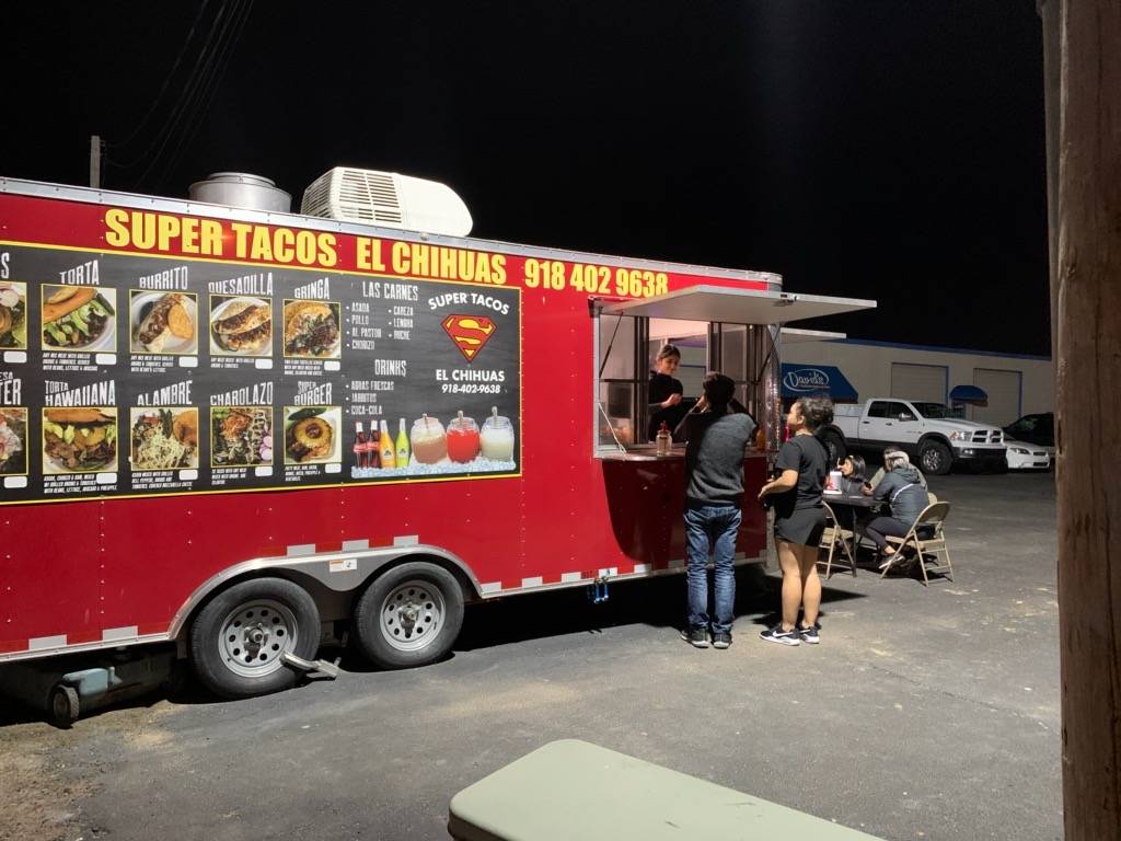 Super Tacos El Chihuas | restaurant | 10705 E 11th St, Tulsa, OK 74128, USA | 9184029638 OR +1 918-402-9638