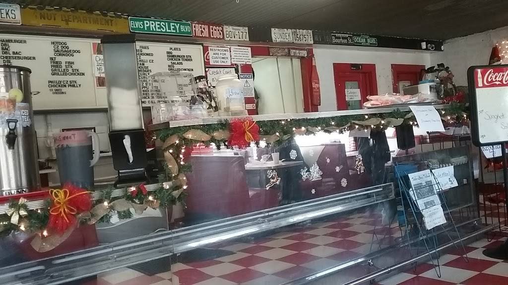 Colemans Drive-In | restaurant | 101 Jernigan St, Tabor City, NC 28463, USA | 9106535859 OR +1 910-653-5859