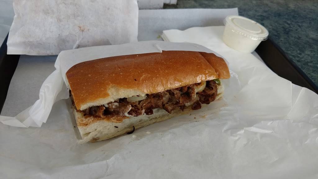 H & W Drive-In | restaurant | 121 W 16th St, Merced, CA 95340, USA | 2097228595 OR +1 209-722-8595