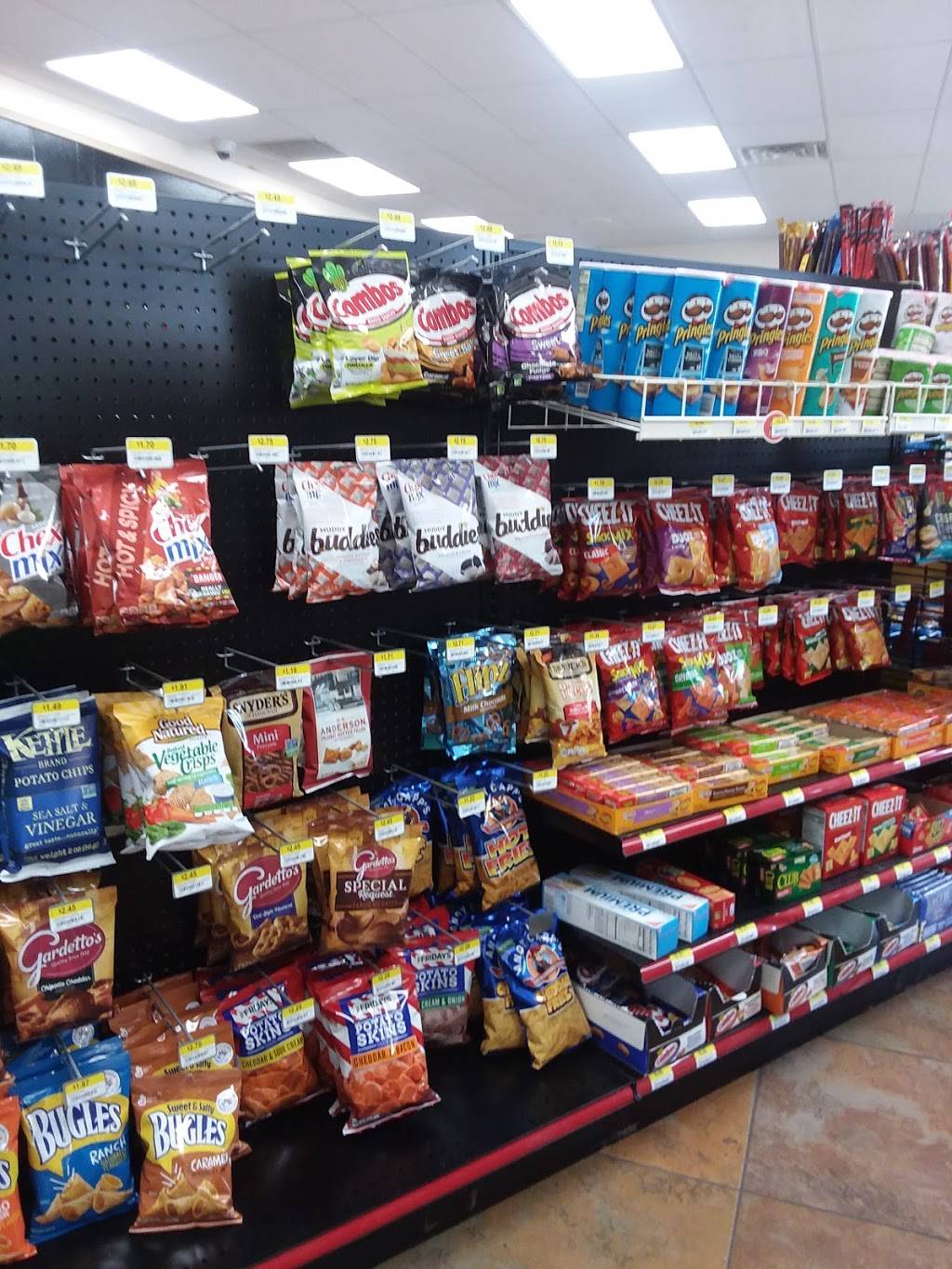 Subway | restaurant | 120 N Van Buren St, Shipshewana, IN 46565, USA | 2607684313 OR +1 260-768-4313