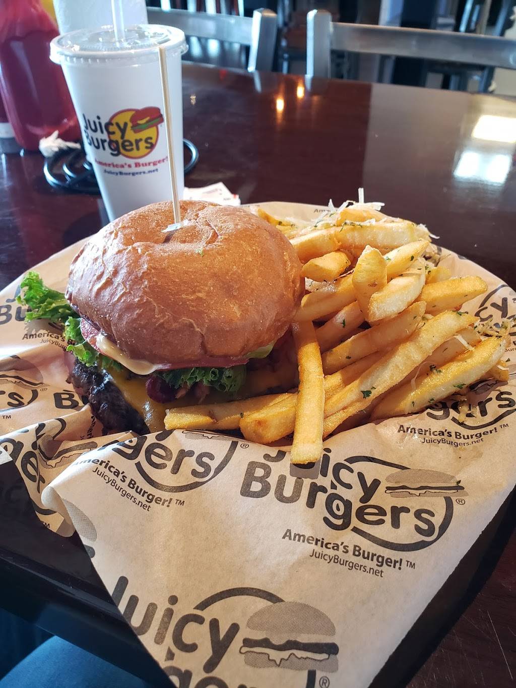 Juicy Burgers | restaurant | 470 E Windmill Ln #100, Las Vegas, NV 89123, USA | 7252065194 OR +1 725-206-5194