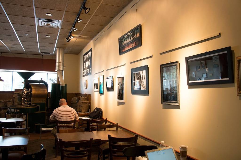 Dunn Brothers Coffee | bakery | 4 Shady Oak Rd, Hopkins, MN 55343, USA | 9524056789 OR +1 952-405-6789