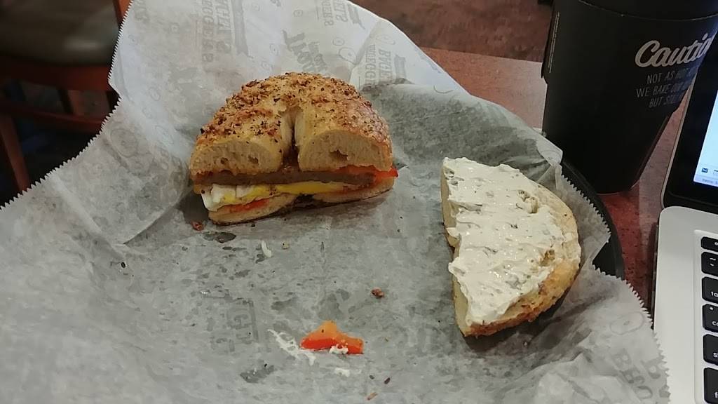 Brueggers Bagels | bakery | 4000 Annapolis Ln N Suite 109, Plymouth, MN 55447, USA | 7635539893 OR +1 763-553-9893