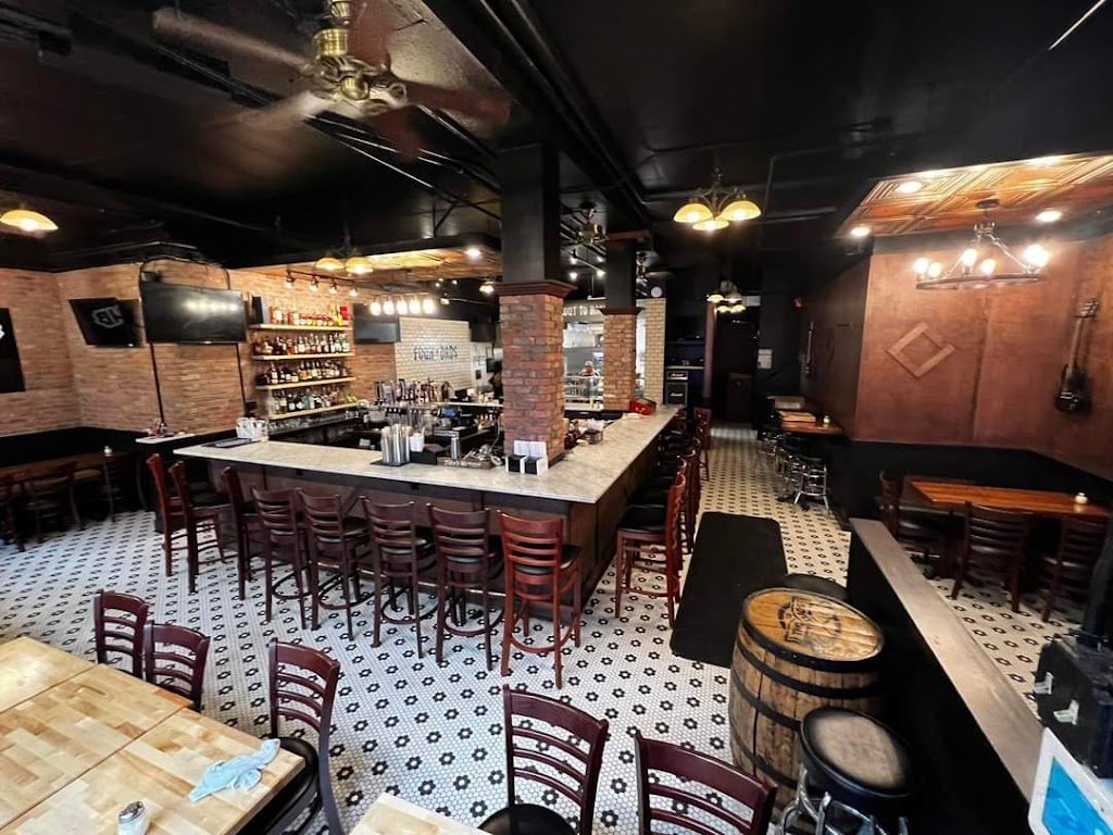 Four Dads Pub | restaurant | 114 Asylum St, Hartford, CT 06103, USA | 8609696128 OR +1 860-969-6128