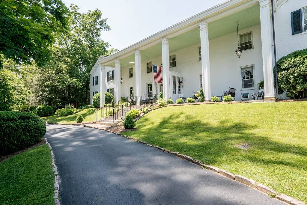 General Lewis Inn | restaurant | 1236 E Washington St, Lewisburg, WV 24901, USA | 3046452600 OR +1 304-645-2600