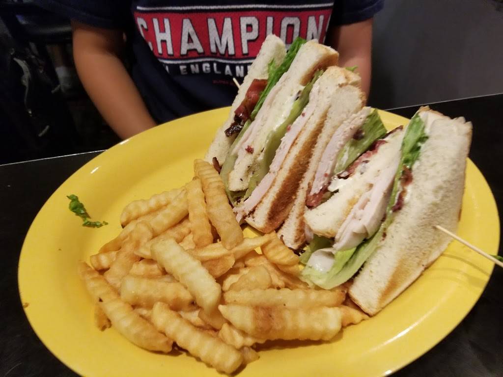 Hangar Pub And Grill | restaurant | 10 University Drive, Brewery, Amherst, MA 01002, USA | 4132534400 OR +1 413-253-4400