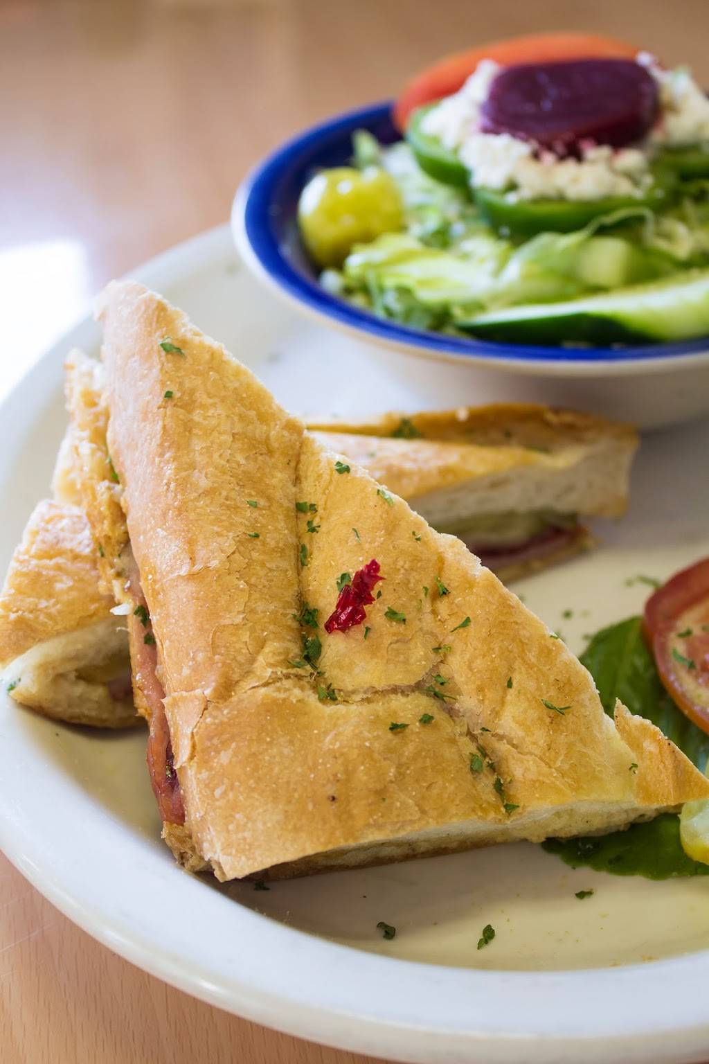 Famous Greek Salads | restaurant | 2508 McMullen Booth Rd A, Clearwater, FL 33761, USA | 7277974998 OR +1 727-797-4998