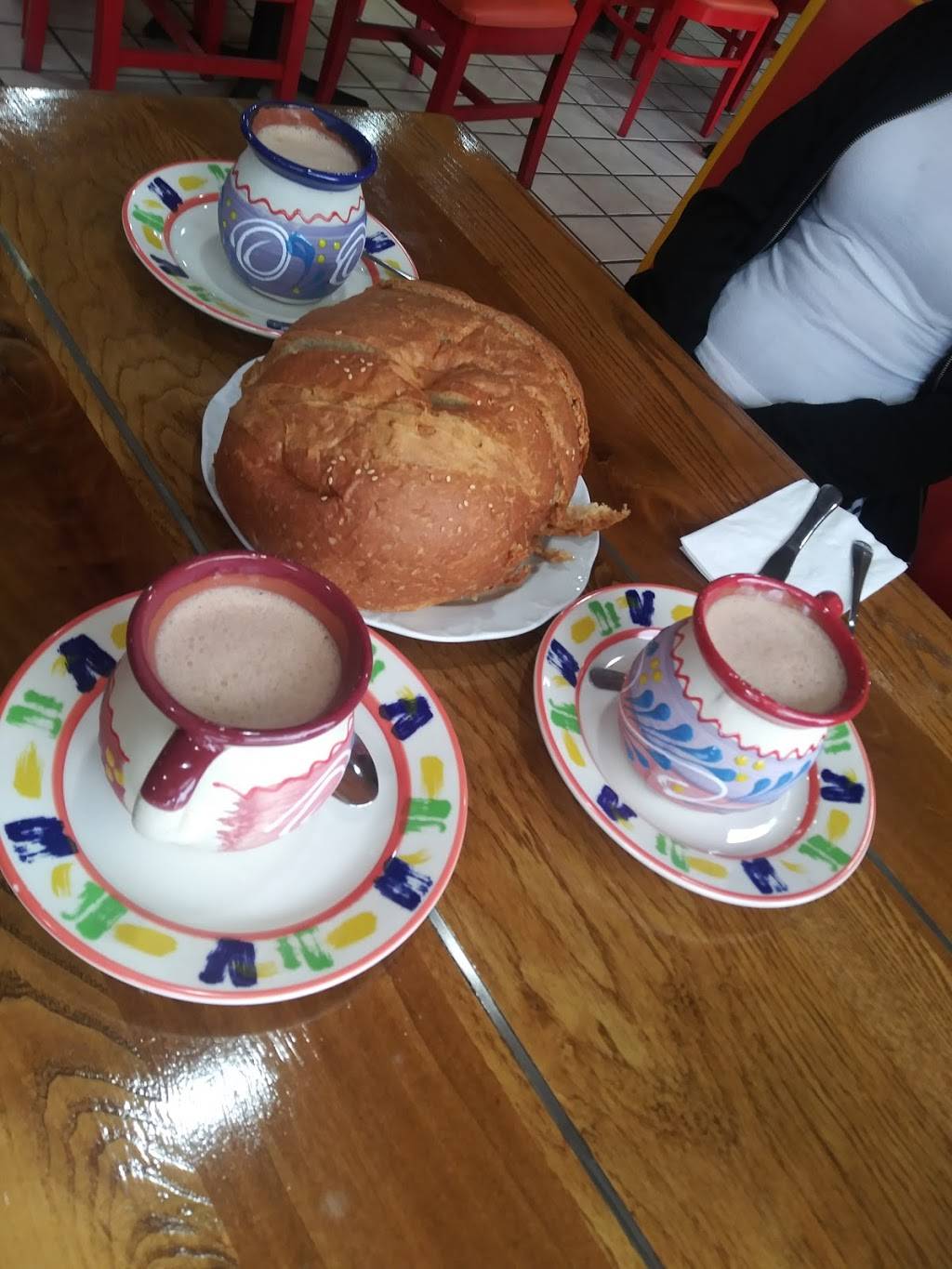 El Anafre Restaurant | restaurant | 12556 Lambert Rd #C, Whittier, CA 90606, USA | 5622735702 OR +1 562-273-5702