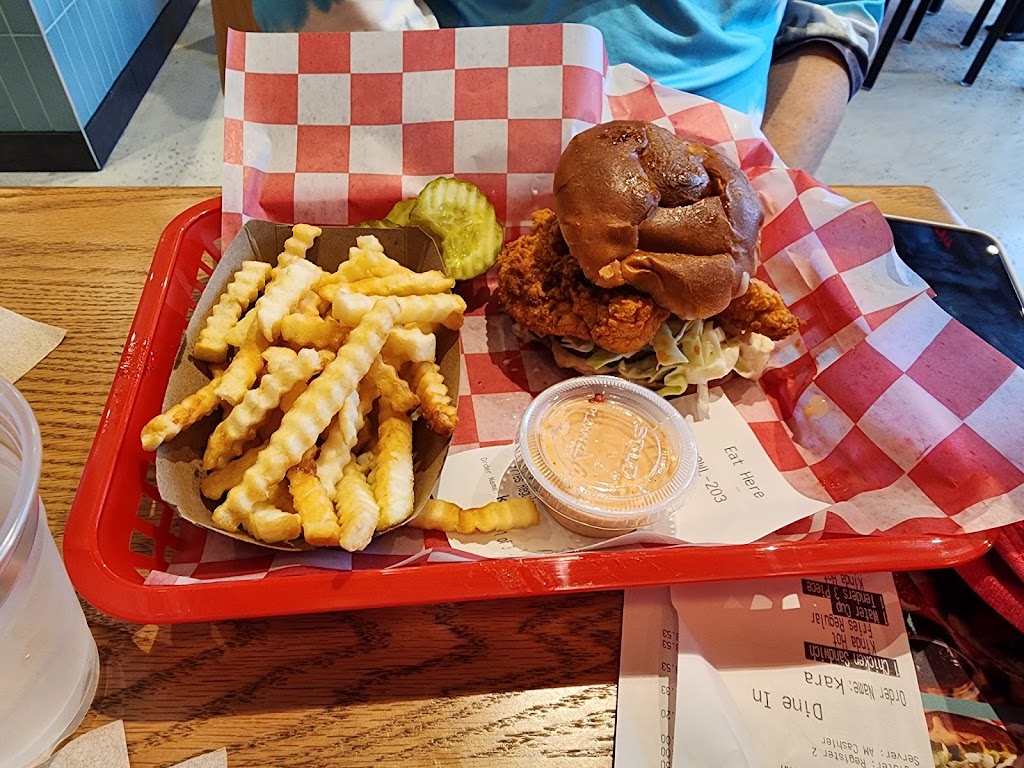 Howlin Willys Hot Chicken | restaurant | 4250 Roswell Rd suite 600, Marietta, GA 30062, USA | 6785405723 OR +1 678-540-5723