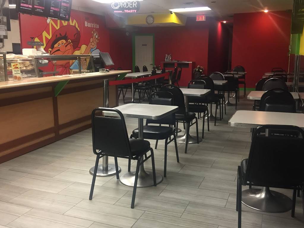 Mummas Burritos Of Aurora | restaurant | 14810 Yonge St, Aurora, ON L4G 1N3, Canada | 9055037336 OR +1 905-503-7336