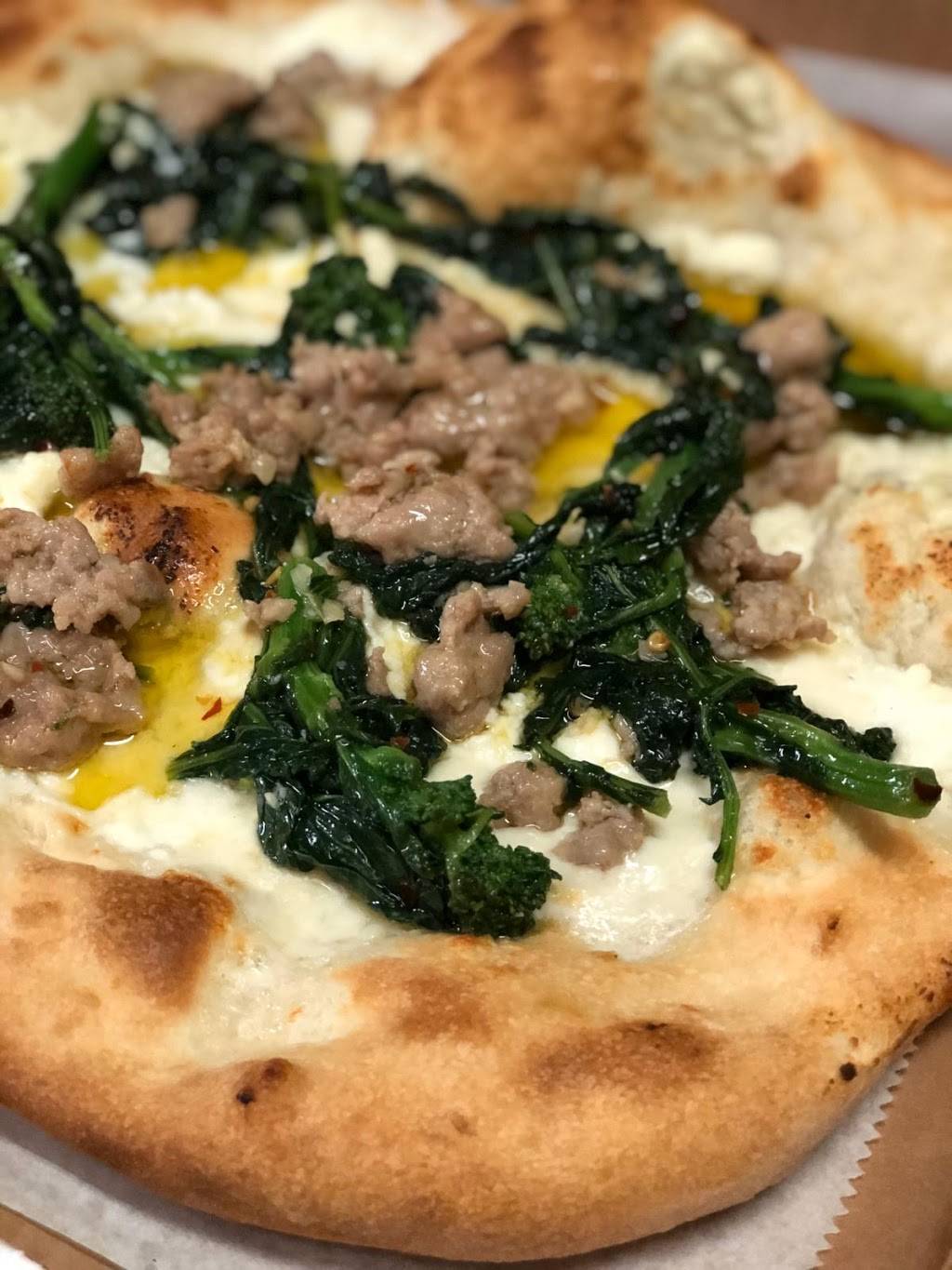 Tesoro Trattoria & Pizzeria | restaurant | 4400 Connecticut Ave NW, Washington, DC 20008, USA | 2023636100 OR +1 202-363-6100