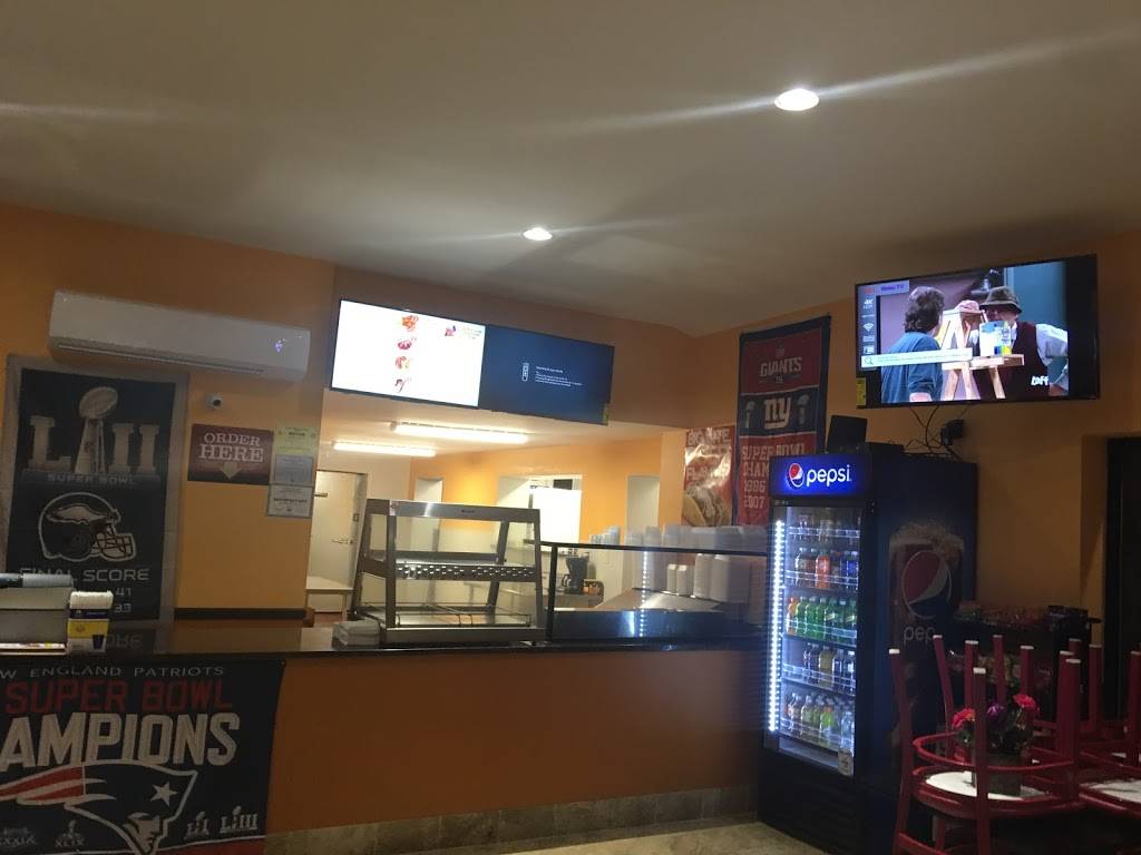 Chucks Wings | restaurant | 4592 S Broad St, Hamilton Township, NJ 08620, USA | 6095852555 OR +1 609-585-2555