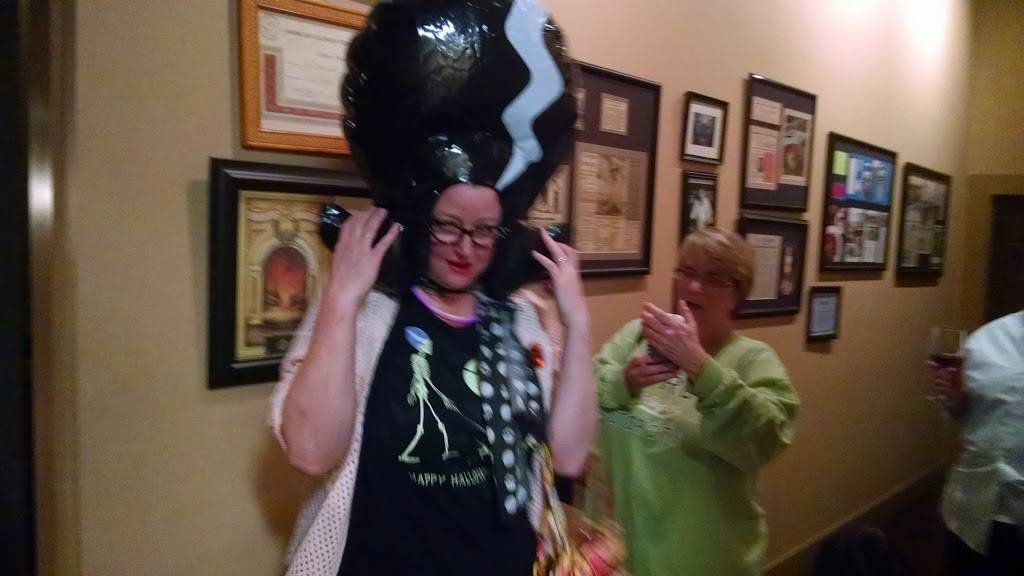 J. Broussards | restaurant | 210 5th St S, Columbus, MS 39701, USA | 6622431480 OR +1 662-243-1480