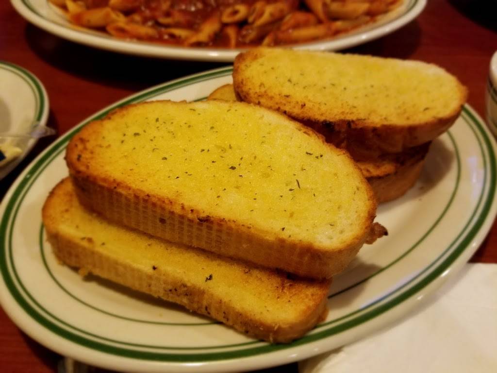 Paisanos Italian Restaurant | restaurant | 113 N Chicago Ave, South Milwaukee, WI 53172, USA | 4148569020 OR +1 414-856-9020