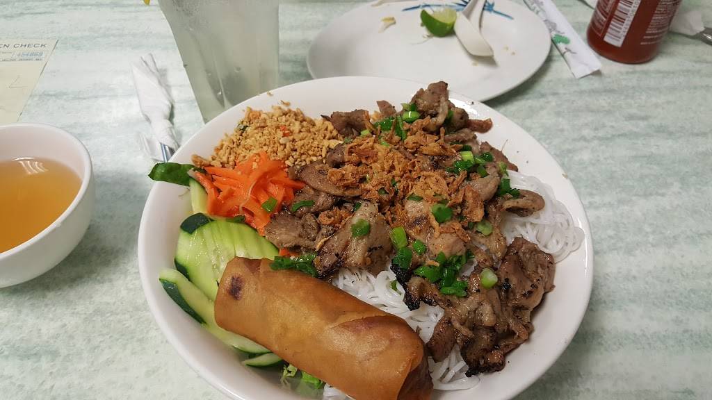 Pho Saigon | restaurant | 2553 Gessner Rd, Houston, TX 77080, USA | 7133299242 OR +1 713-329-9242