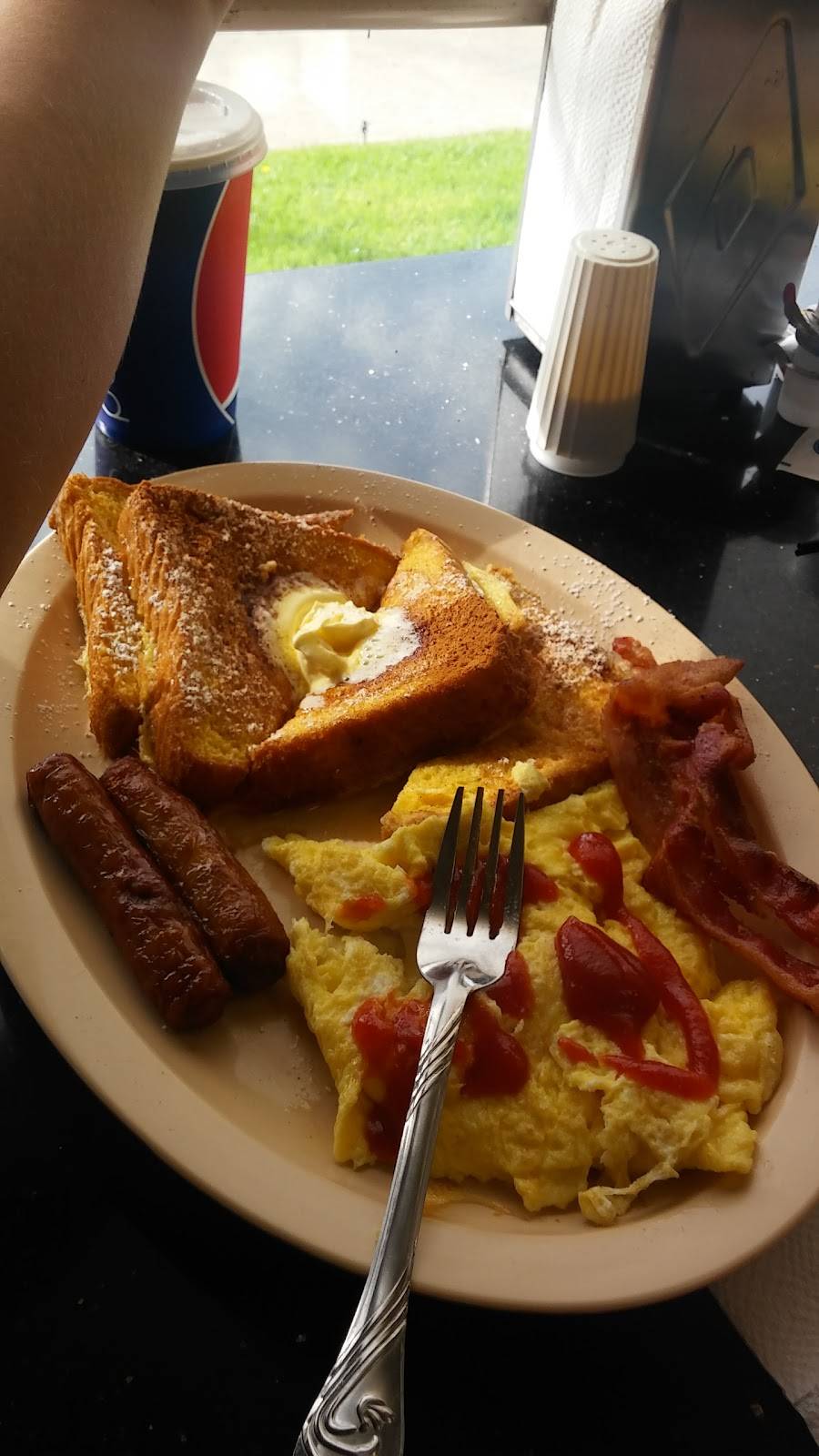 Burgermania | restaurant | 124 E Foothill Blvd, Rialto, CA 92376, USA | 9098745171 OR +1 909-874-5171