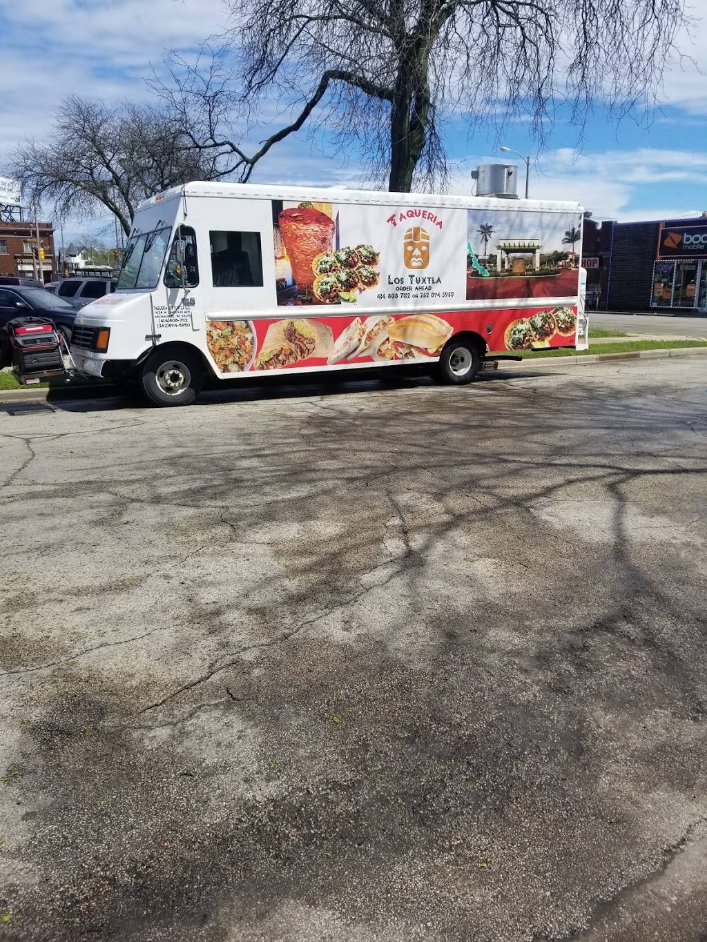 Taqueria los tuxtla mexican food ...food truck | restaurant | 3111 N 36th St, Milwaukee, WI 53216, USA | 4148087112 OR +1 414-808-7112