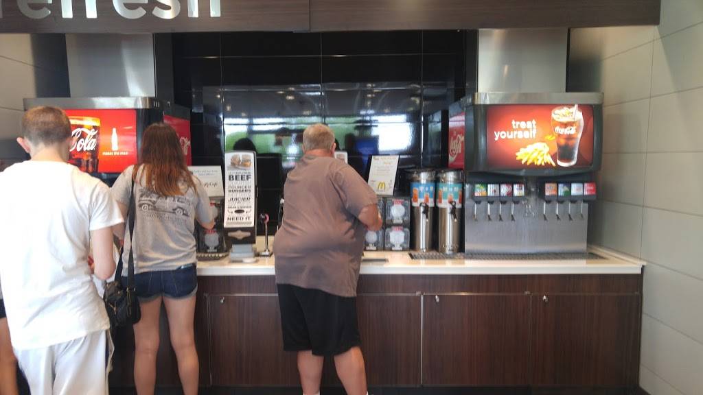 McDonalds | cafe | 517 Steinwehr Ave, Gettysburg, PA 17325, USA | 7173345920 OR +1 717-334-5920