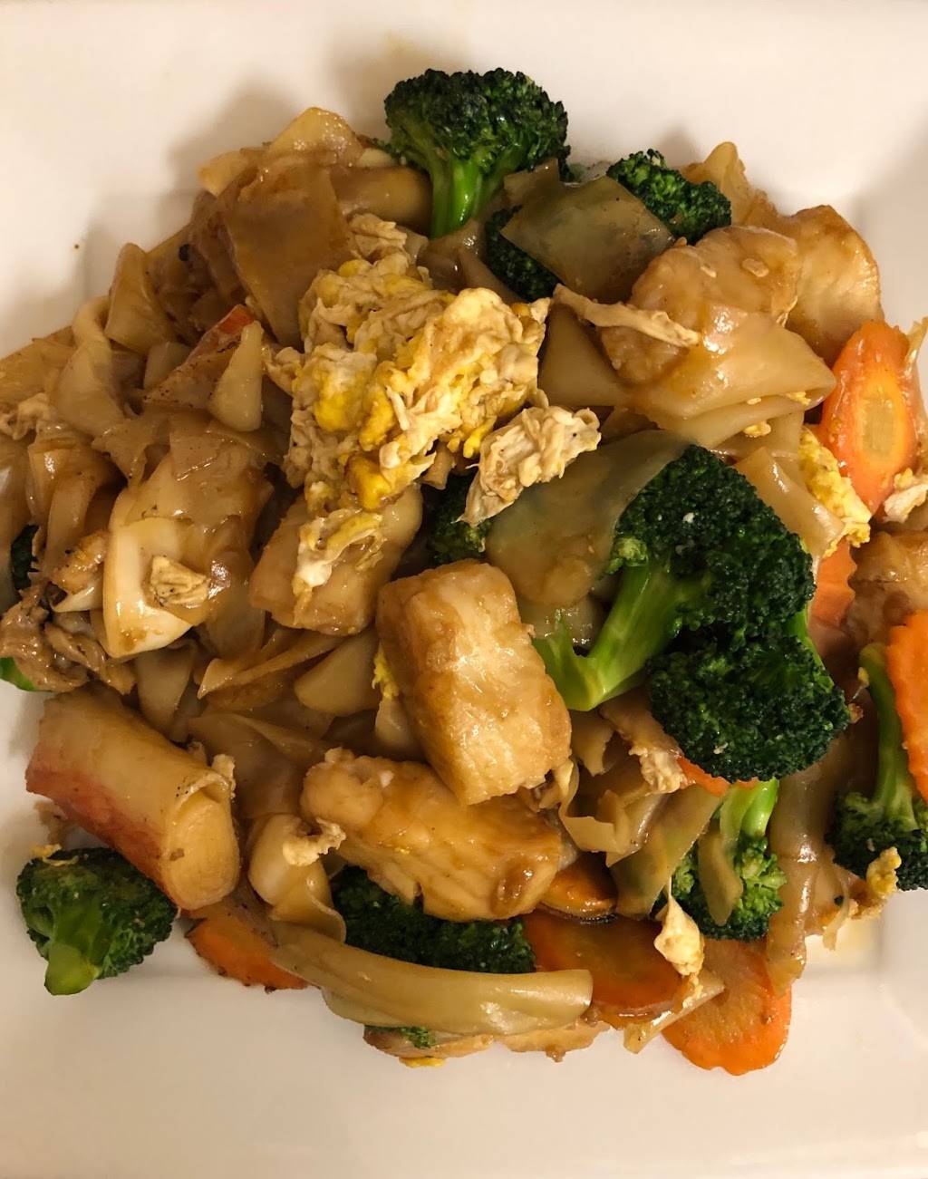 Cha Cha 8 Thai-Chinese food | restaurant | 8111 Van Nuys Blvd, Panorama City, CA 91402, USA | 8189887488 OR +1 818-988-7488