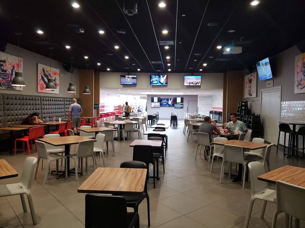 Michaels Chicago-Style Red Hots | meal takeaway | 1879 2nd St, Highland Park, IL 60035, USA | 8474323338 OR +1 847-432-3338