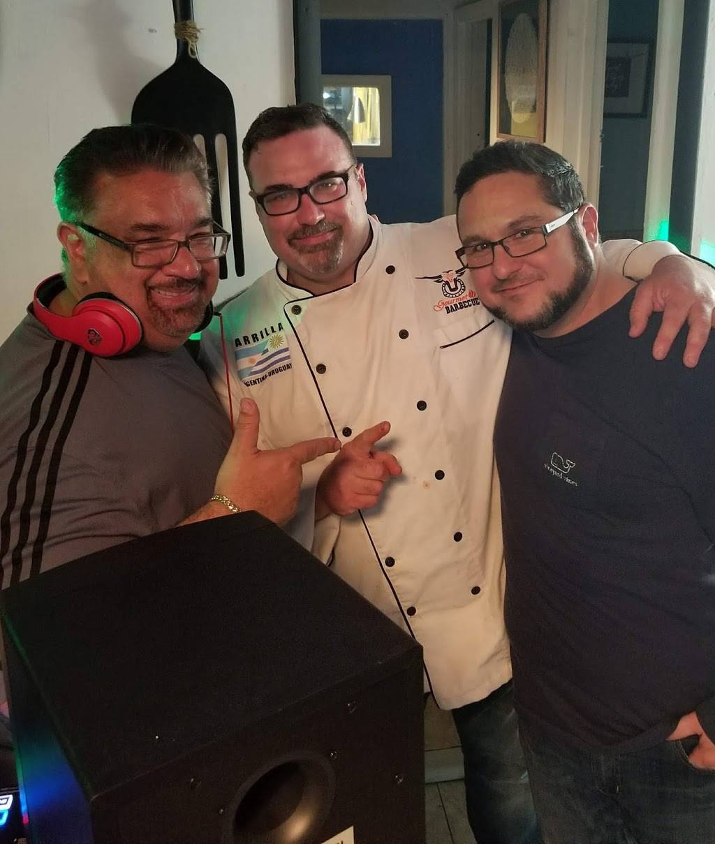 Coach Big Us Gourmet Barbecue | restaurant | 6708 W Flagler St, Miami, FL 33144, USA | 7865873110 OR +1 786-587-3110