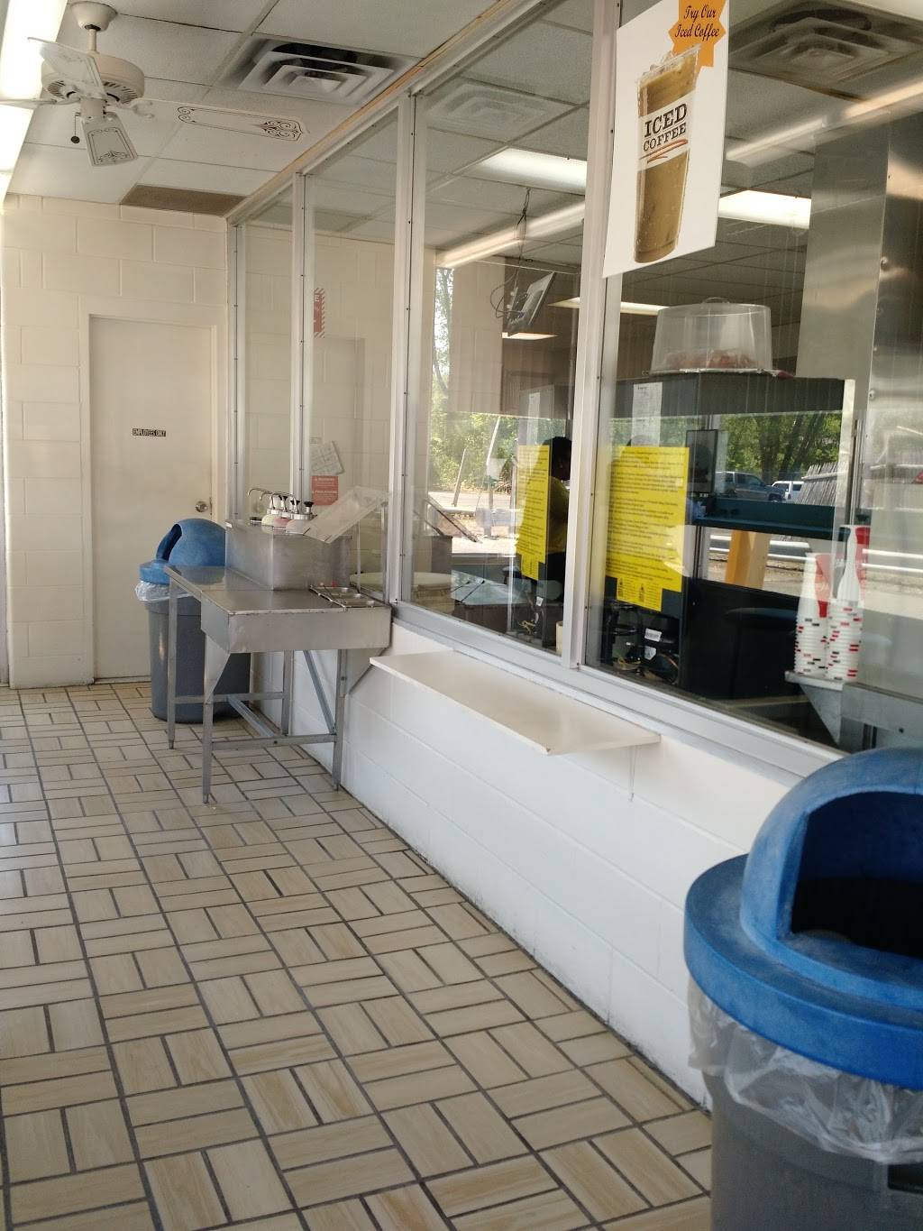 Mickeys Oceanic Grill | restaurant | 119 Pitkin St, East Hartford, CT 06108, USA | 8605286644 OR +1 860-528-6644