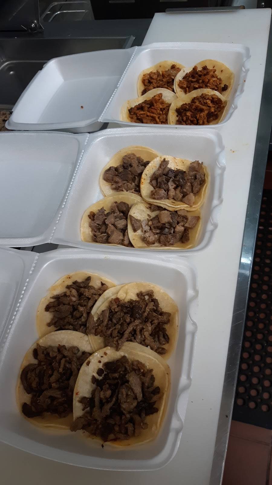 Tacos El Barrio | restaurant | 2705 NE 28th St STE 108, Fort Worth, TX 76111, USA | 8178826779 OR +1 817-882-6779