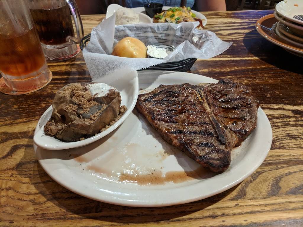 Coltons Steak House & Grill | restaurant | 206 N L Rogers Wells Blvd, Glasgow, KY 42141, USA | 2706292255 OR +1 270-629-2255