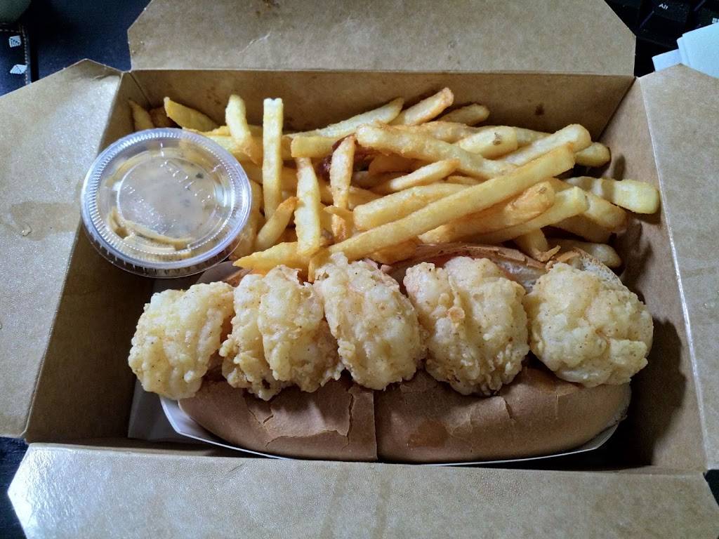 Hook & Reel Cajun Seafood Restaurant and Bar | restaurant | 151 Veterans Of Foreign Wars Pkwy #10, Revere, MA 02151, USA | 7816291919 OR +1 781-629-1919