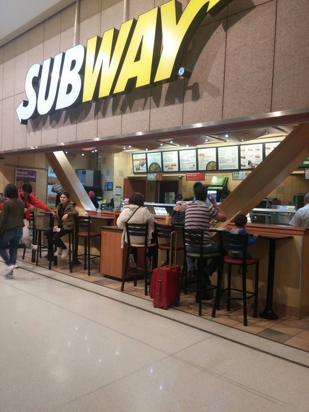 Subway | meal takeaway | 6301 Silver Dart Dr, Mississauga, ON L4W 1S9, Canada | 9056726980 OR +1 905-672-6980