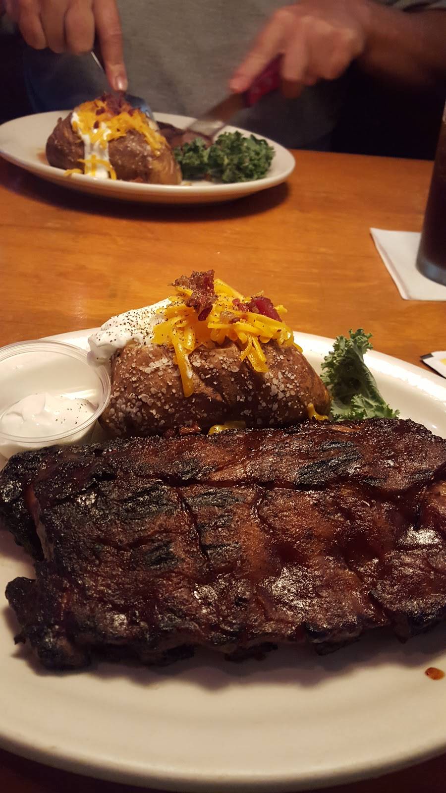 Texas Roadhouse | restaurant | 290 Emily Dr, Clarksburg, WV 26301, USA | 3045667814 OR +1 304-566-7814