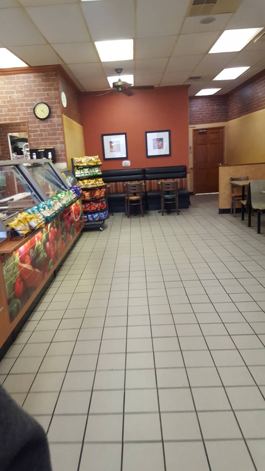 Subway | restaurant | 576 S College Ave, Rensselaer, IN 47978, USA | 2198668897 OR +1 219-866-8897