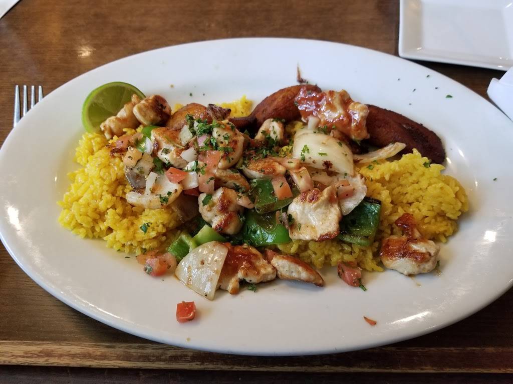 Padrinos Cuban Bistro | restaurant | 13586 Village Park Dr #304, Orlando, FL 32837, USA | 4072515107 OR +1 407-251-5107