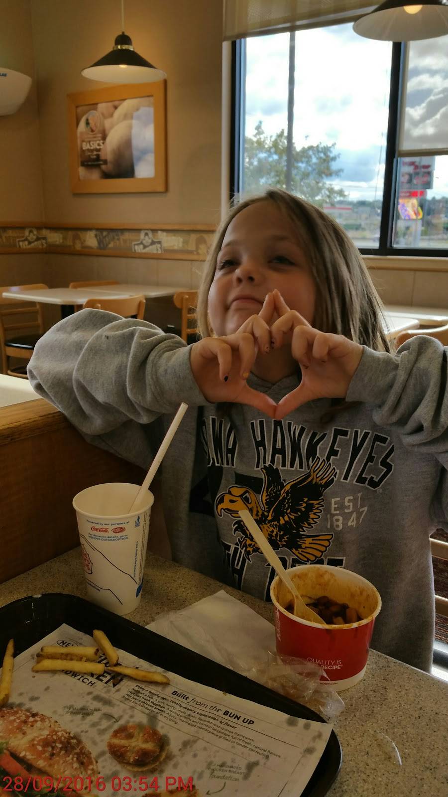 Wendys | restaurant | 1255 E 16th St, Dubuque, IA 52001, USA | 5635840288 OR +1 563-584-0288