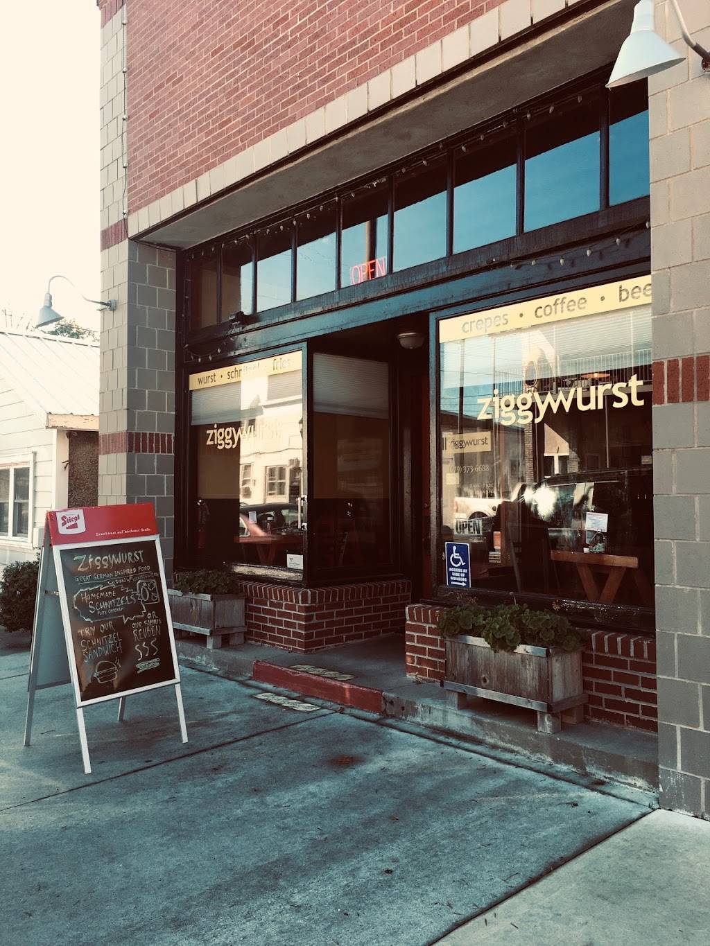 ziggywurst | restaurant | 214 N Wright St, Siloam Springs, AR 72761, USA | 4793736688 OR +1 479-373-6688