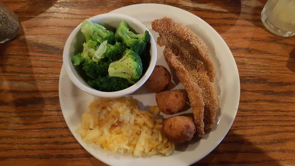 Cracker Barrel Old Country Store | restaurant | 5000 Eisenhower Pkwy, Macon, GA 31206, USA | 4784774848 OR +1 478-477-4848