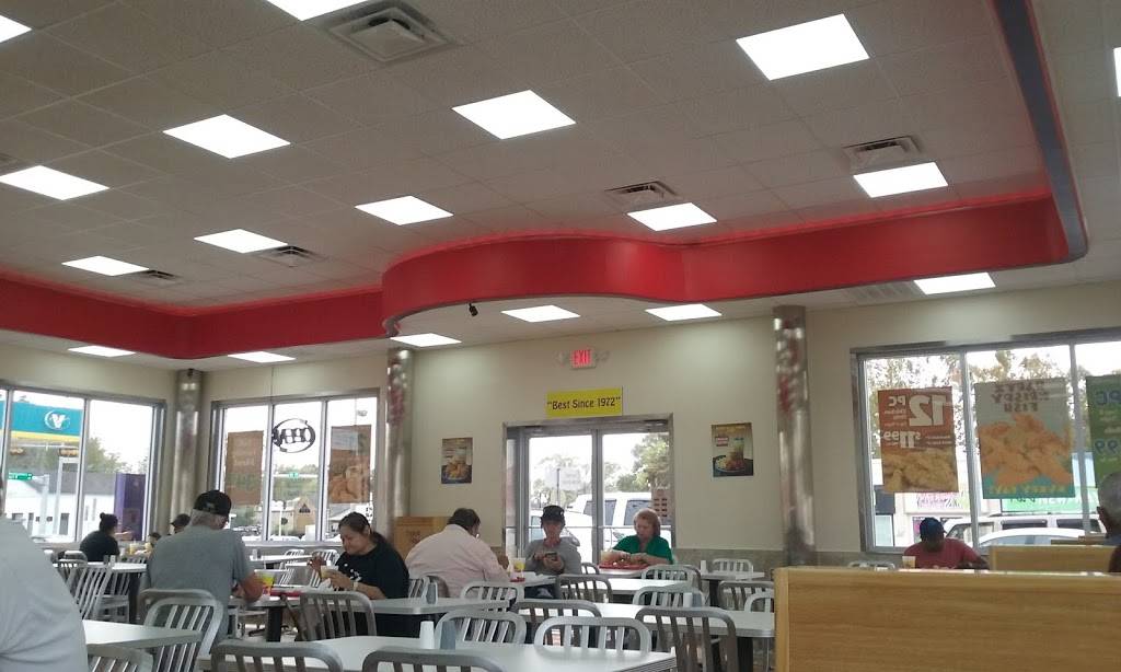 Hartz Chicken Buffet | restaurant | 703 W Davis St, Conroe, TX 77301, USA | 9365391331 OR +1 936-539-1331