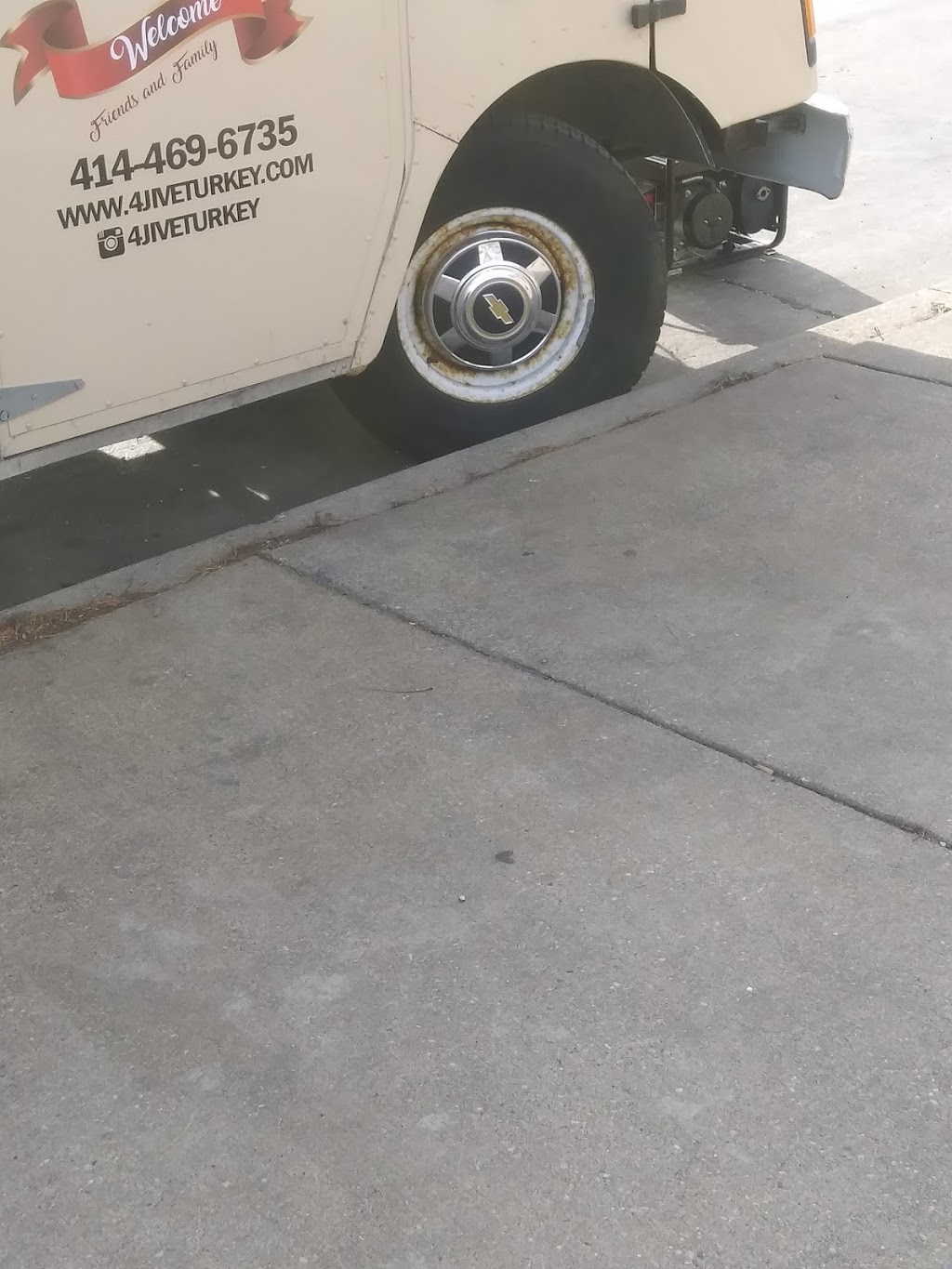 Jive Turkey | restaurant | 2460 W Capitol Dr, Milwaukee, WI 53206, USA | 4144696735 OR +1 414-469-6735