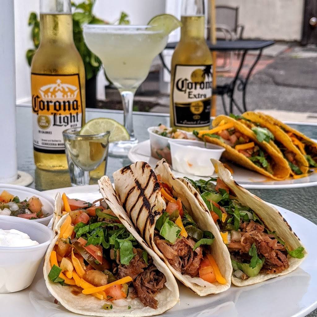 The Neighbors Sports Grille & Wings | restaurant | 742 Middle Country Rd, Selden, NY 11784, USA | 6314512386 OR +1 631-451-2386