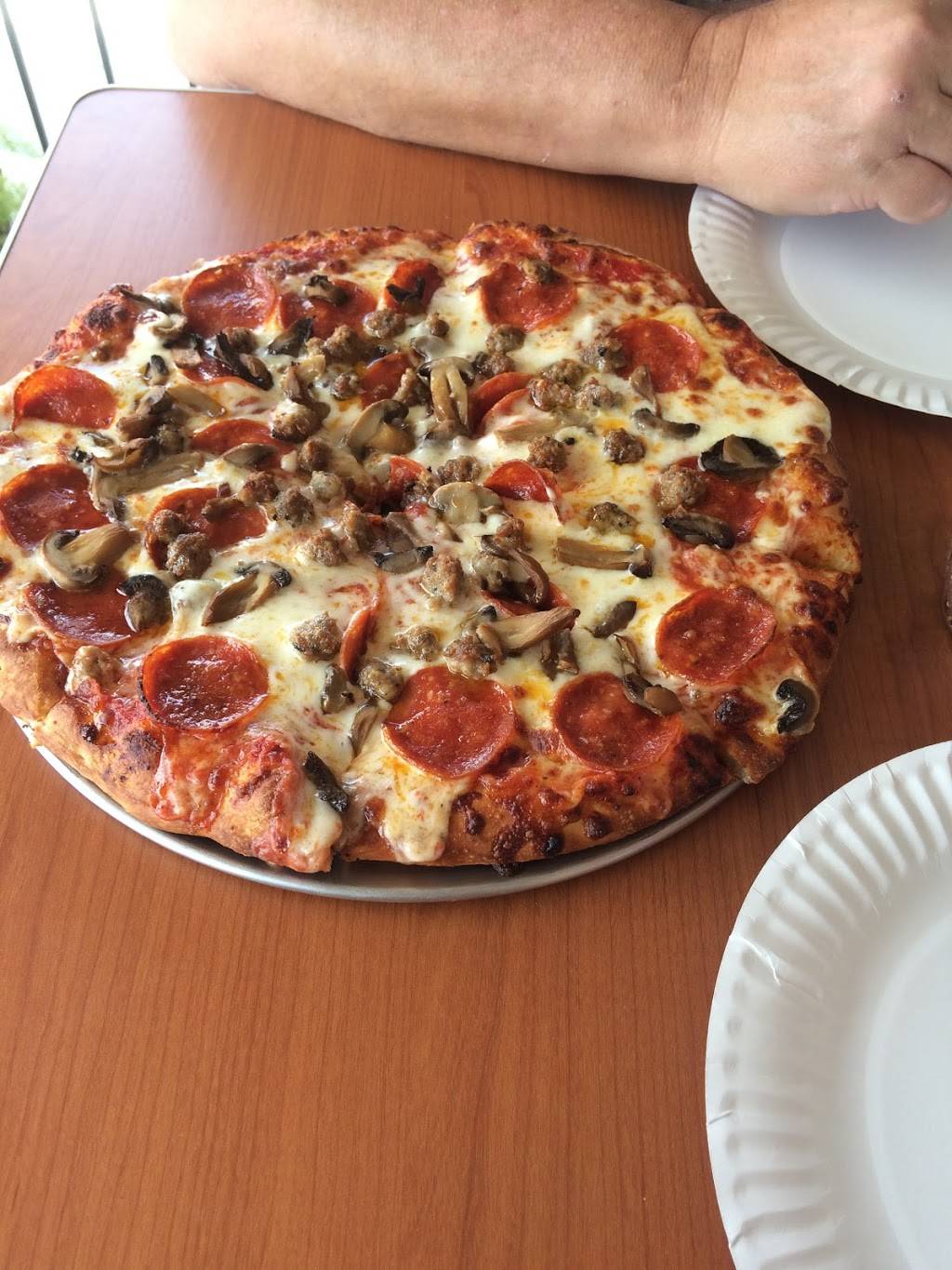 Marios Pizza | restaurant | 2643 Niles St, Bakersfield, CA 93306, USA | 6617420423 OR +1 661-742-0423