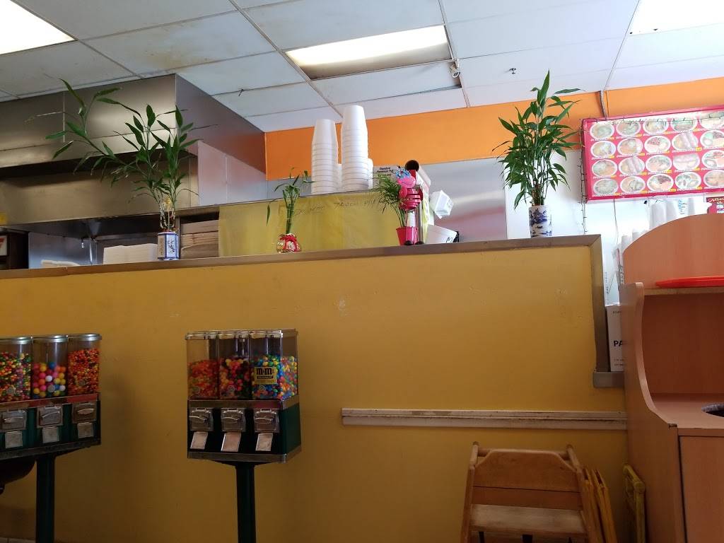 Albertos Mexican Food | restaurant | 4077 University Pkwy #102, San Bernardino, CA 92407, USA | 9098870132 OR +1 909-887-0132