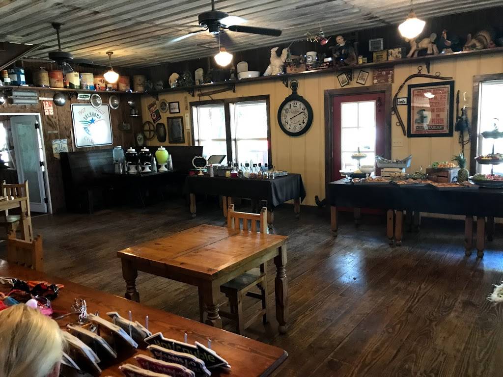 Hen House Cafe | restaurant | 613 W Broadway St #2407, Okemah, OK 74859, USA | 9186232501 OR +1 918-623-2501