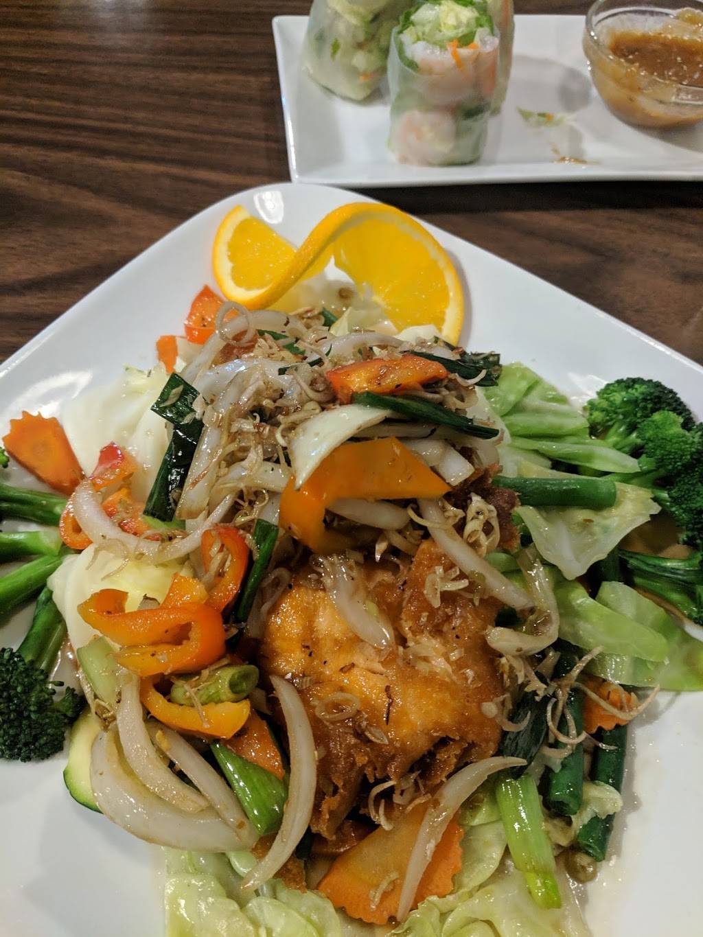 Thai E-San Kitchen | restaurant | 1440 Ary Ln suite b, Dixon, CA 95620, USA | 7076765574 OR +1 707-676-5574