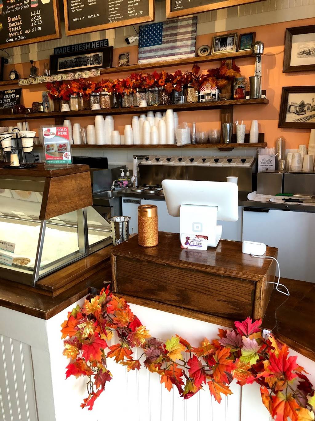 Golden Cone Frozen Custard & Ice Cream | restaurant | 207 W 4th St, Royal Oak, MI 48067, USA | 2486079060 OR +1 248-607-9060