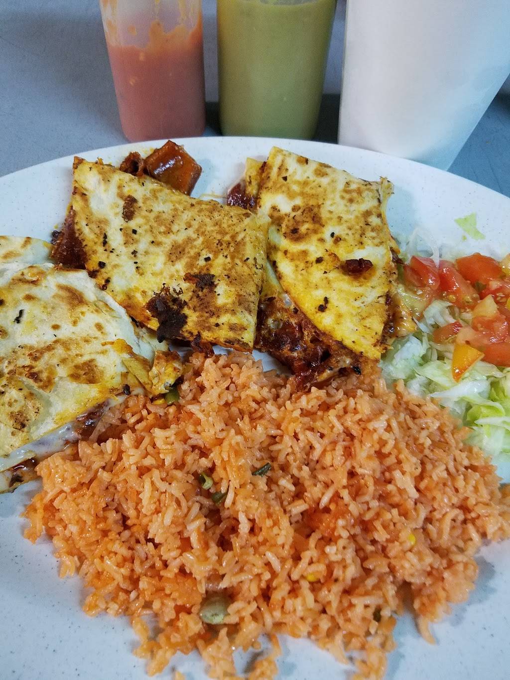 Delmitas Pollos Y Pupusas | restaurant | 9567 Airline Dr, Houston, TX 77037, USA | 2812172844 OR +1 281-217-2844