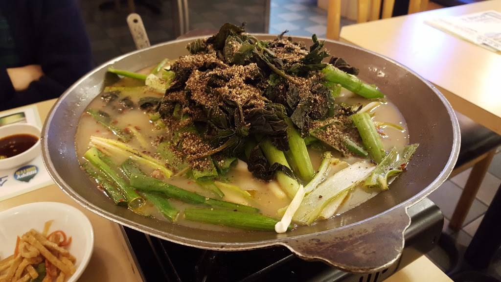 Chun Ju Restaurant | restaurant | 5707 W Dempster St, Morton Grove, IL 60053, USA | 8474700066 OR +1 847-470-0066