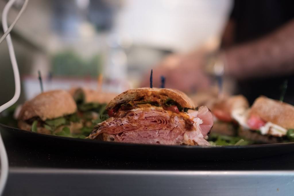 Reginas Grocery | restaurant | 418 Meridian Ave, Miami, FL 33139, USA | 3057638934 OR +1 305-763-8934